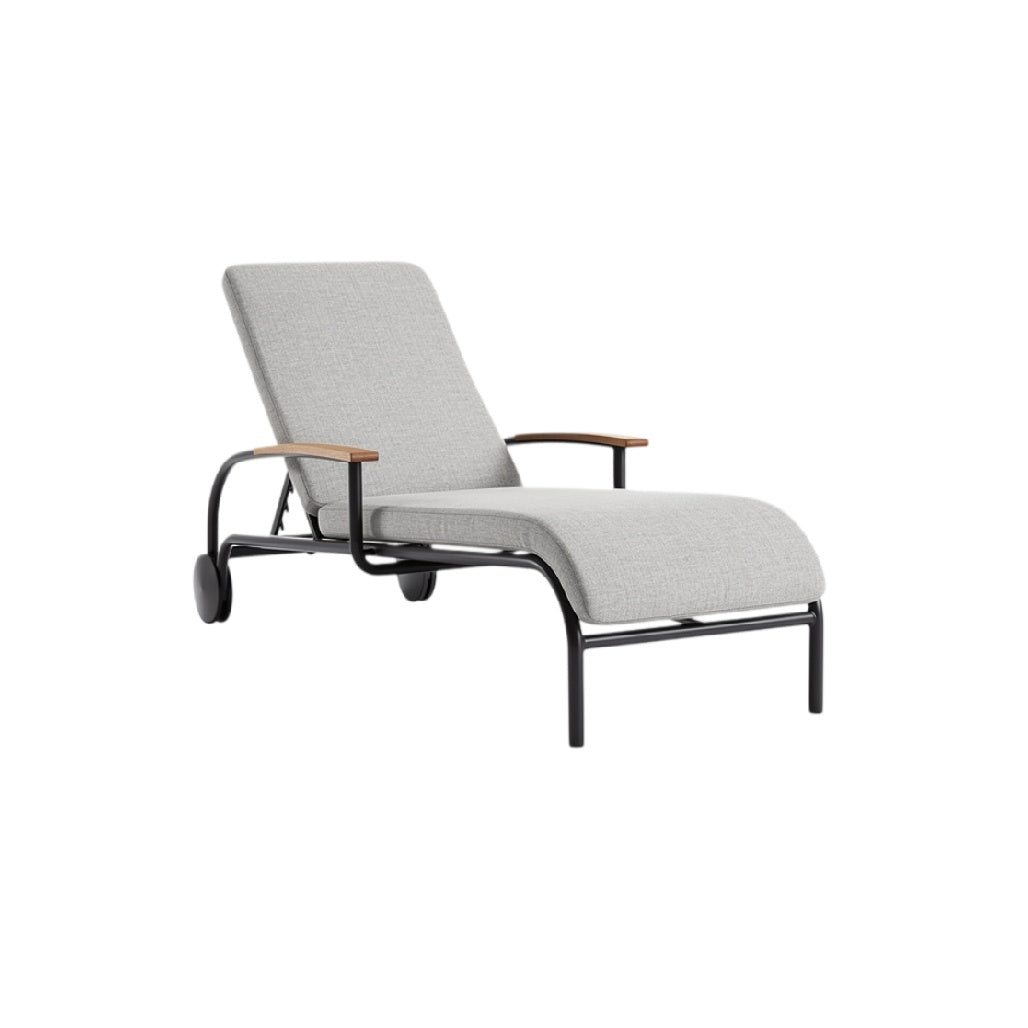 Chaise longue en aluminium avec coussin gris et accoudoirs en bois