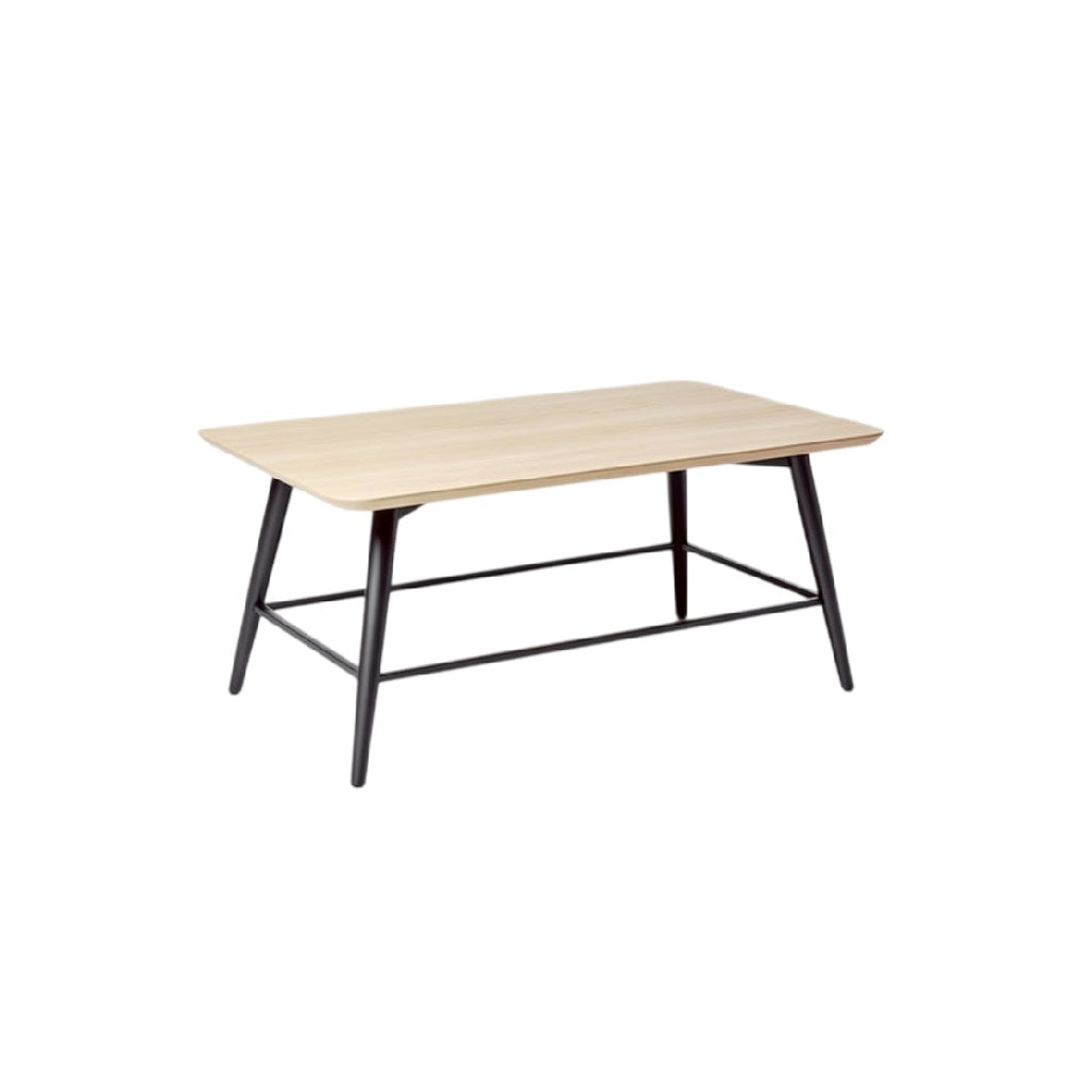 Table rectangulaire en bois avec pieds en métal noir